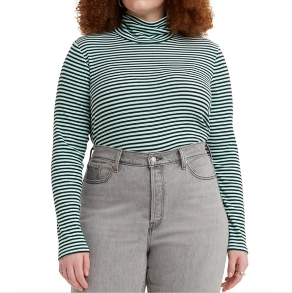 MWat Levi's Dreamy Turtleneck Crop Top Size 3X - Picture 1 of 5